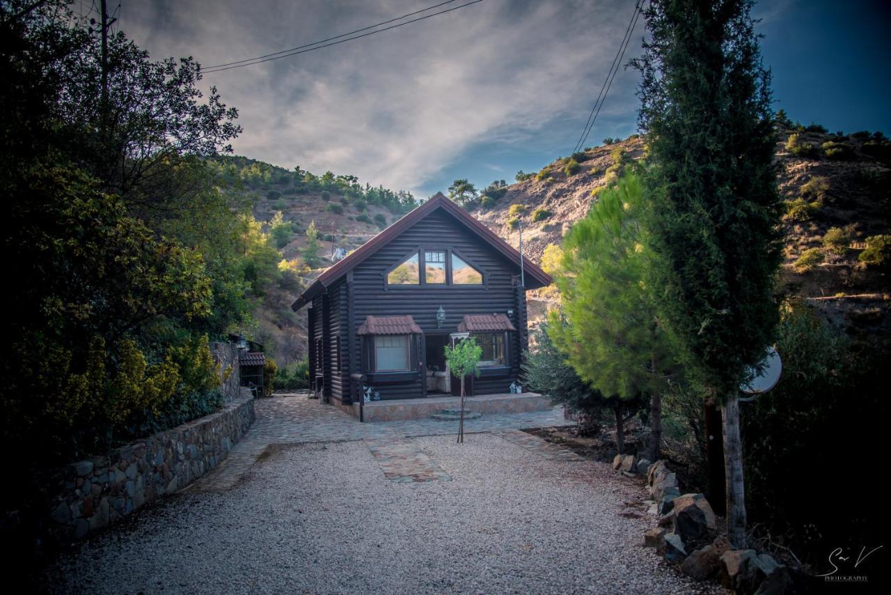 *2 Bdr Log House /Mountains/Queen Bed/Fireplace Gourri Bagian luar foto