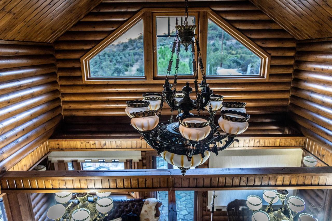 *2 Bdr Log House /Mountains/Queen Bed/Fireplace Gourri Bagian luar foto