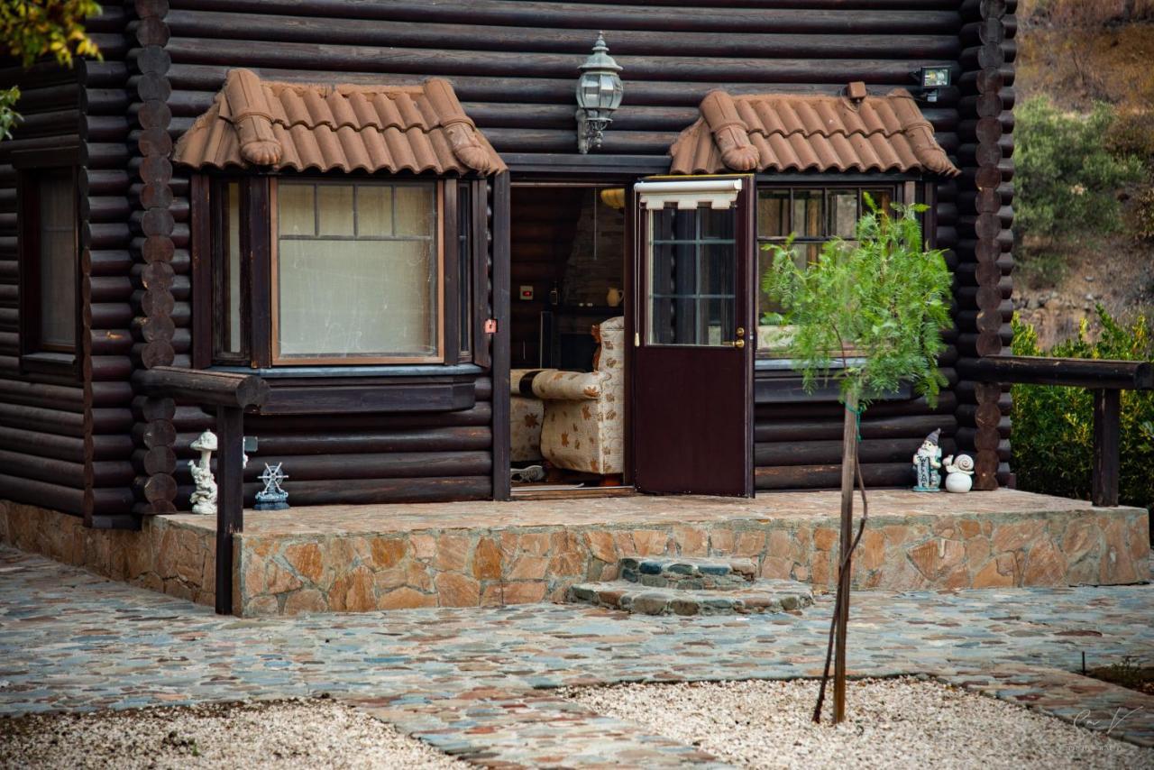 *2 Bdr Log House /Mountains/Queen Bed/Fireplace Gourri Bagian luar foto