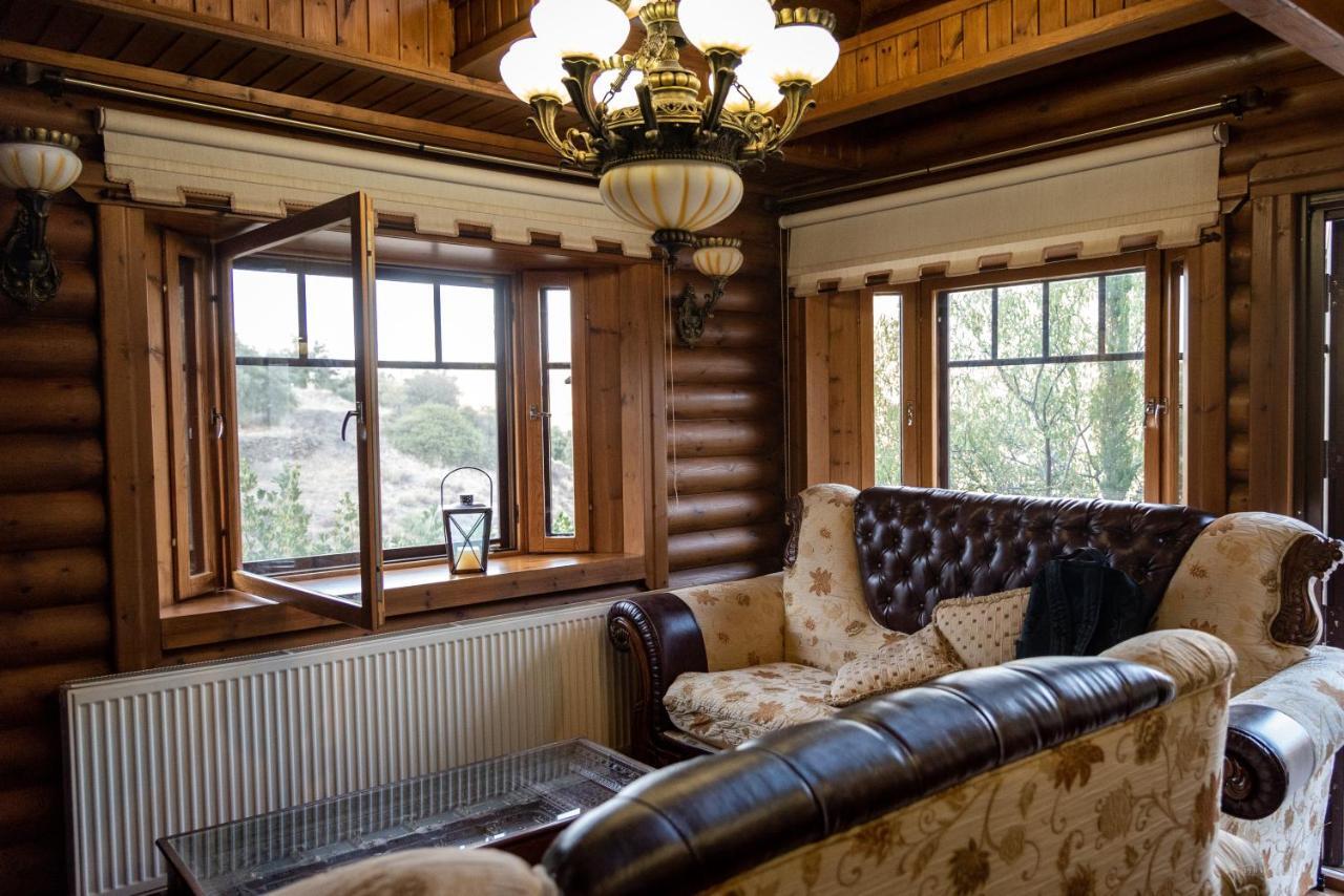 *2 Bdr Log House /Mountains/Queen Bed/Fireplace Gourri Bagian luar foto