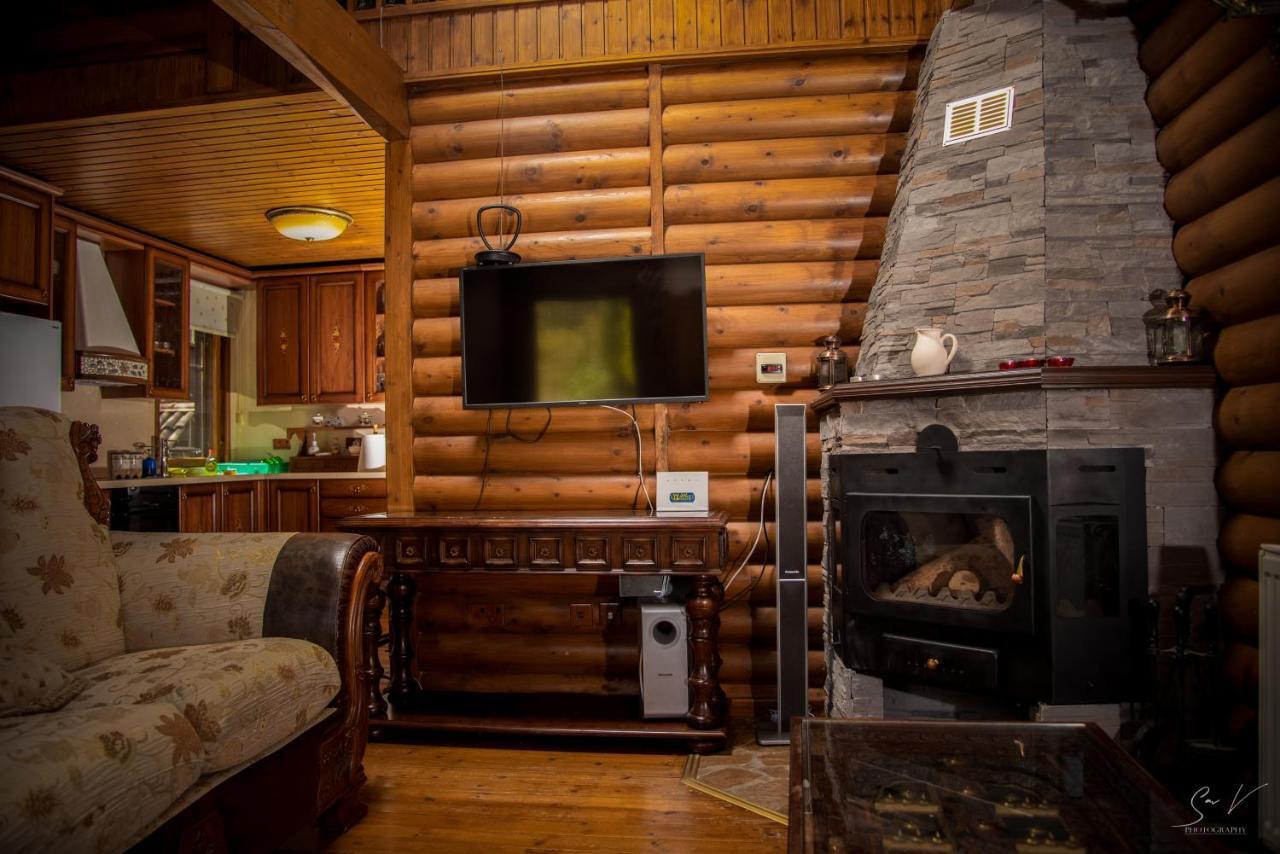 *2 Bdr Log House /Mountains/Queen Bed/Fireplace Gourri Bagian luar foto