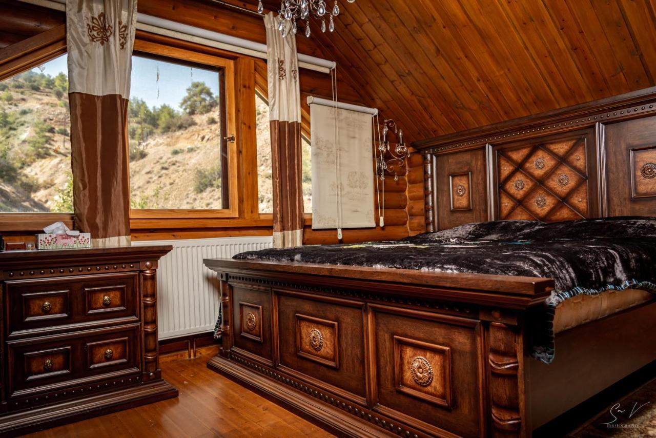 *2 Bdr Log House /Mountains/Queen Bed/Fireplace Gourri Bagian luar foto