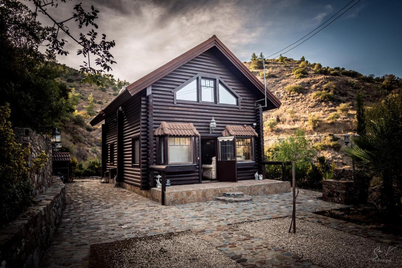 *2 Bdr Log House /Mountains/Queen Bed/Fireplace Gourri Bagian luar foto