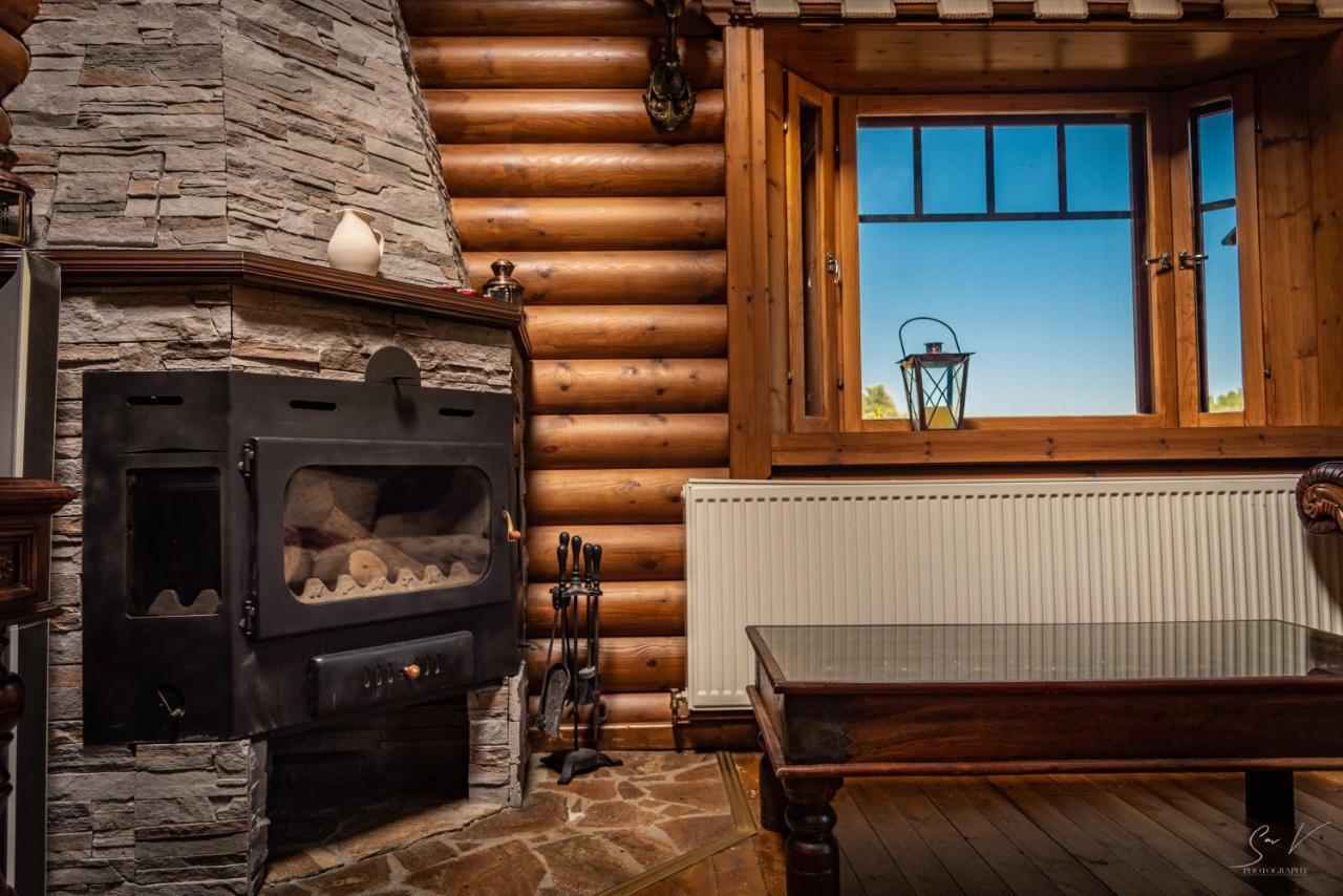 *2 Bdr Log House /Mountains/Queen Bed/Fireplace Gourri Bagian luar foto