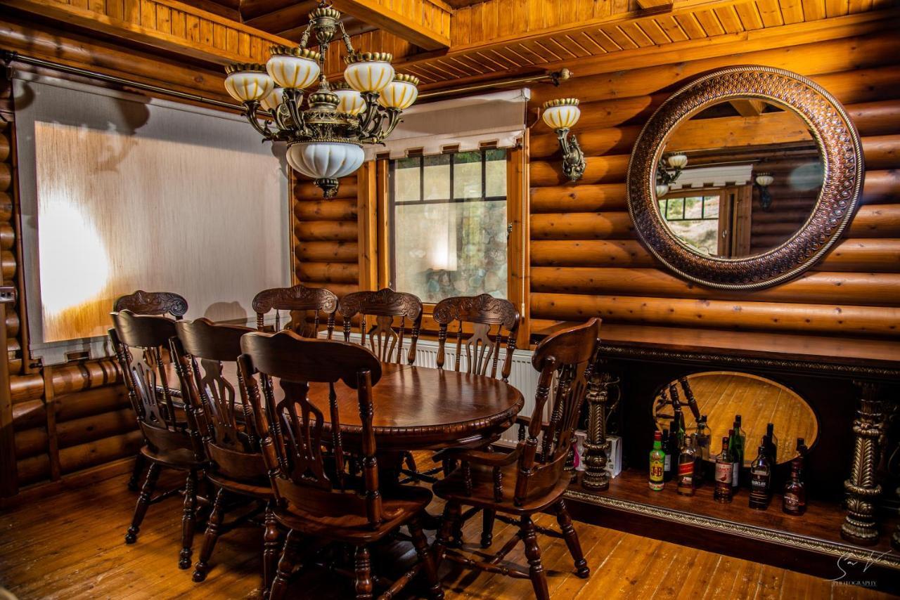 *2 Bdr Log House /Mountains/Queen Bed/Fireplace Gourri Bagian luar foto