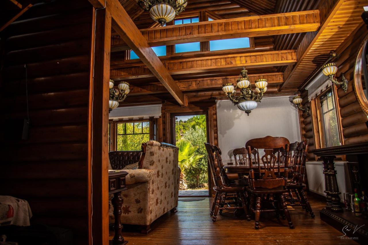 *2 Bdr Log House /Mountains/Queen Bed/Fireplace Gourri Bagian luar foto